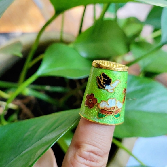 Vintage Floral Cloisonne Thimble - Picture 6 of 8